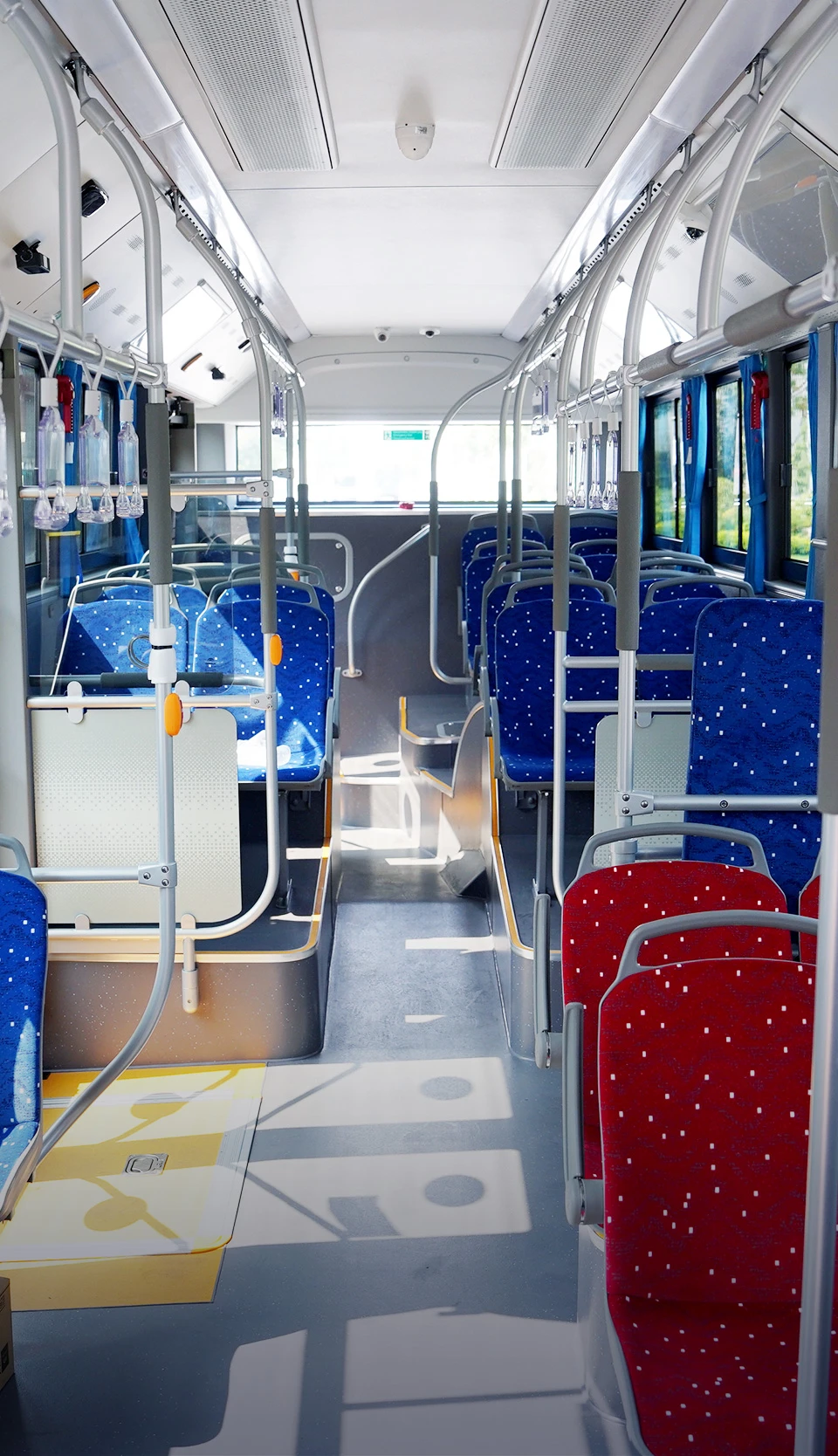 E12PRO заботится о потребностях каждого пассажира, повышая комфорт благодаря заботливым и удобным конфигурациям.